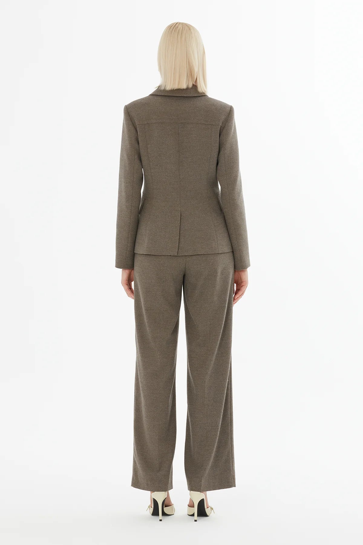 Kruvaze Kapamalı Ceket Ve Pantolonlu Takım