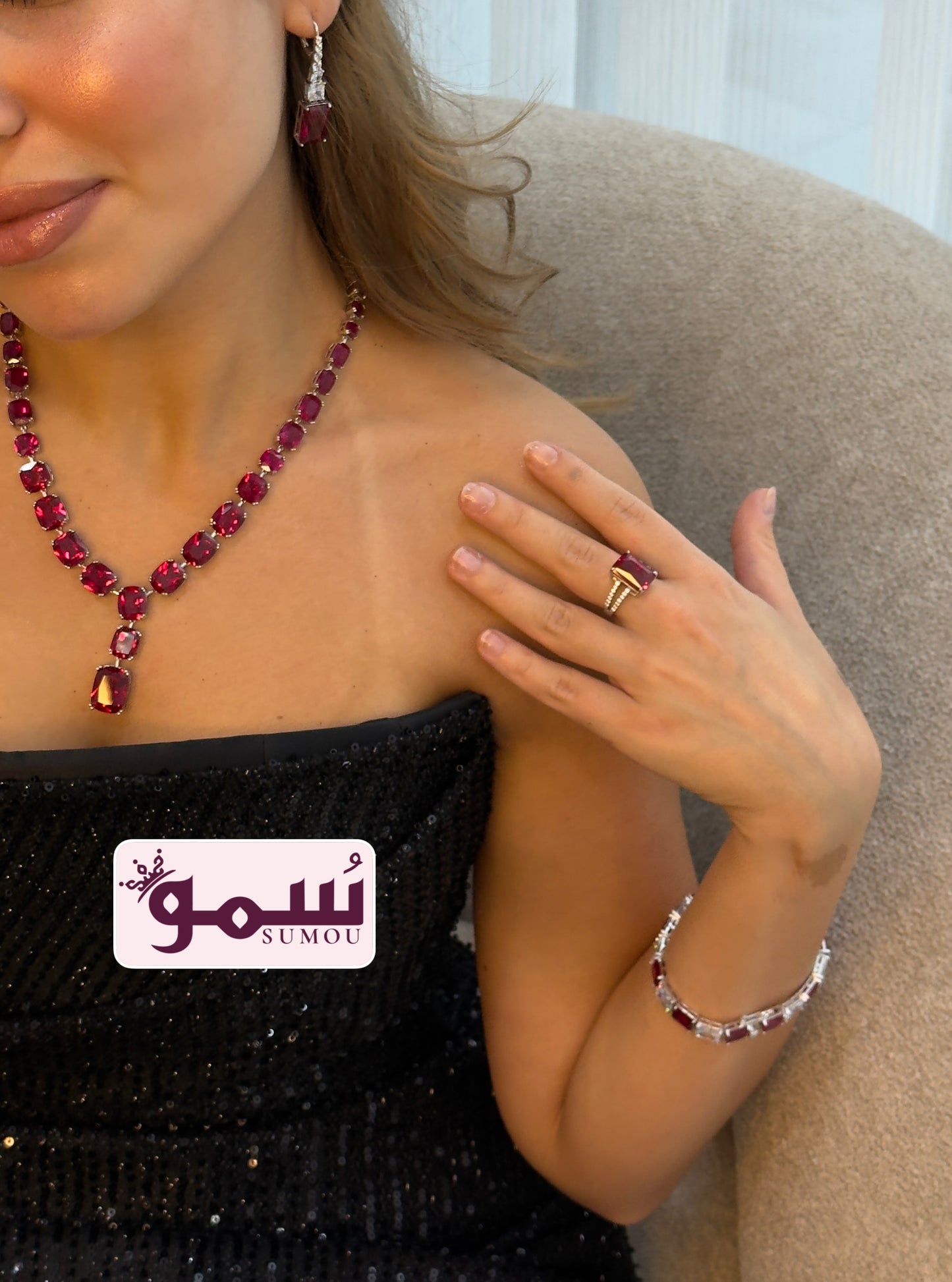 طقم ملكي بحجر الروبي الأحمر – فضة عيار 975