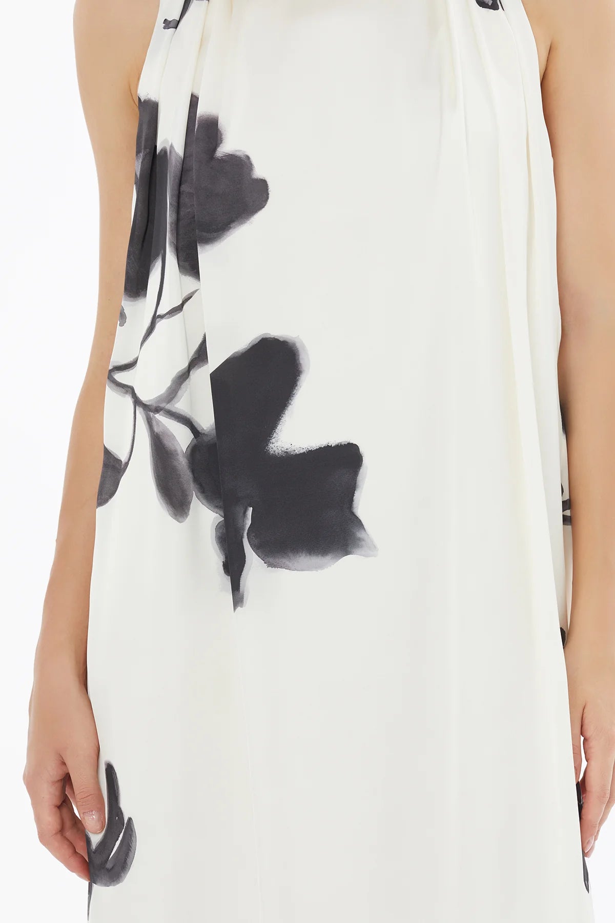 Yuvarlak Yaka Uzun Kollu Pileli Midi Elbise