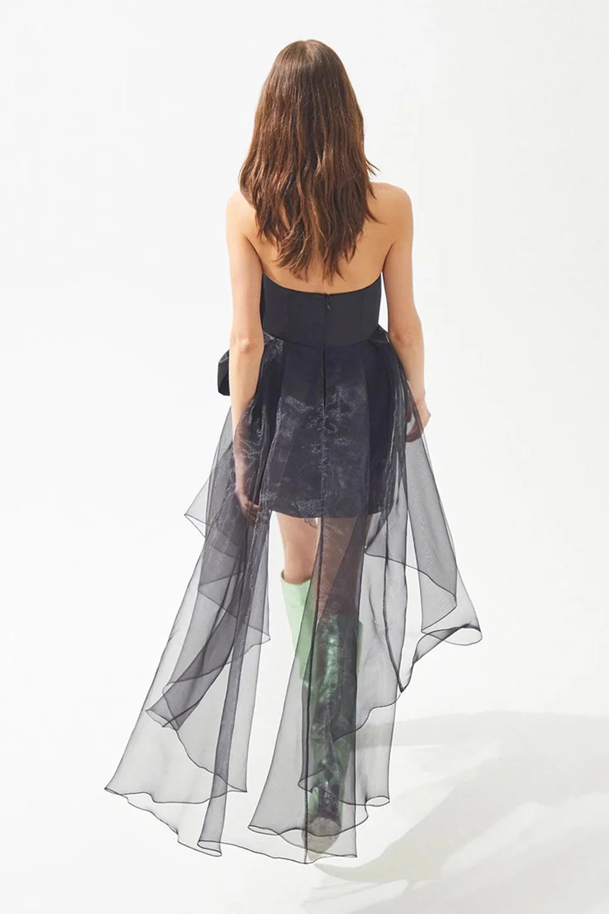 STRAPLEZ İŞLEMELİ ORGANZE ETEK DETAYLI MİNİ ELBİSE