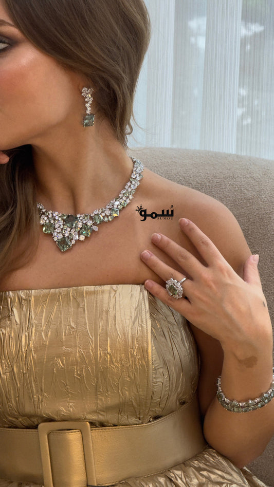 طقم فاخر بحجر الأليكساندرايت النادر – فضة عيار 975ٍ
