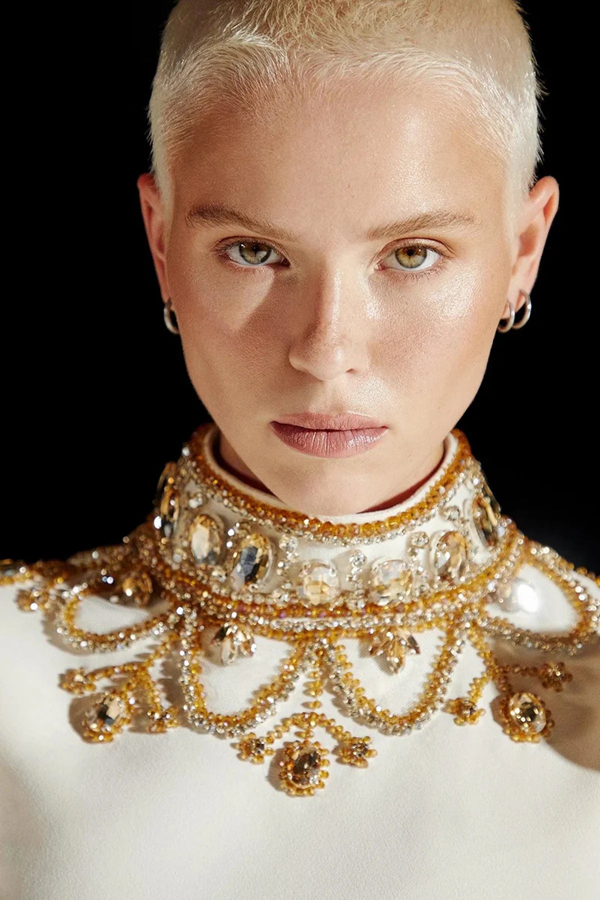 KASNAK İŞLEME MANŞETLİ UZUN ELBİSE