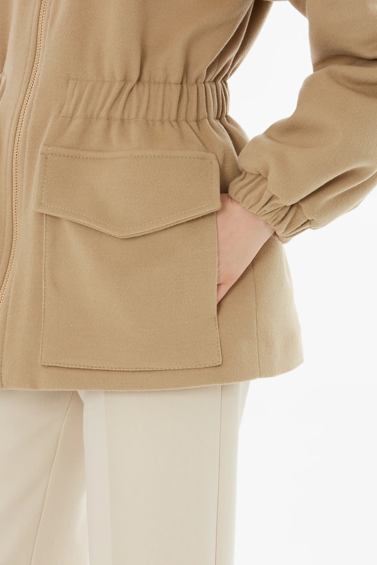 Yakası Kürklü Belden Lastikli Uzun Mont