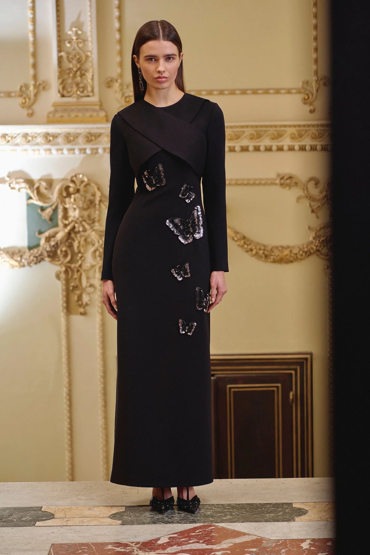 UZUN KOLLU SİYAH NAKIŞLI ABİYE ELBİSE 2039