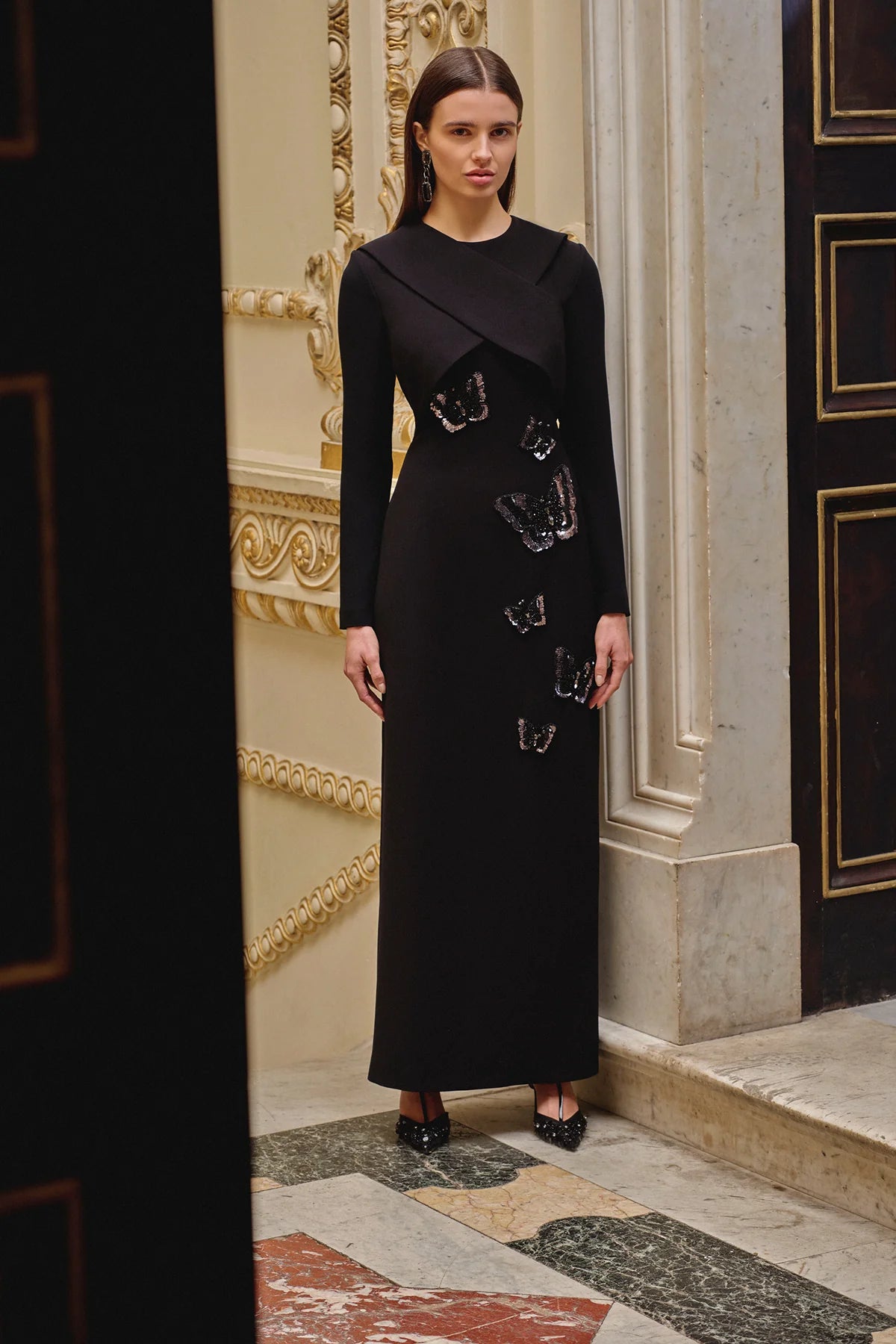 UZUN KOLLU SİYAH NAKIŞLI ABİYE ELBİSE 2039