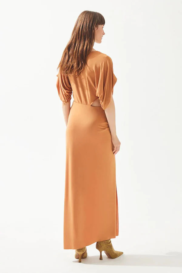 V YAKA PENCERE DETAYLI BÜZGÜLÜ ÖRME ELBİSE