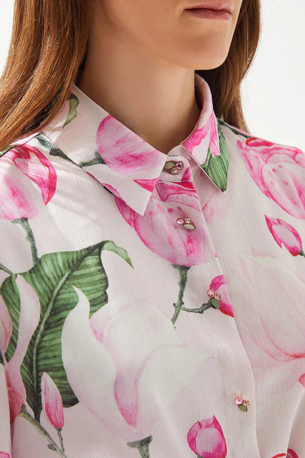 GÜL DESENLİ GÖMLEK YAKA PİLELİ UZUN ELBİSE