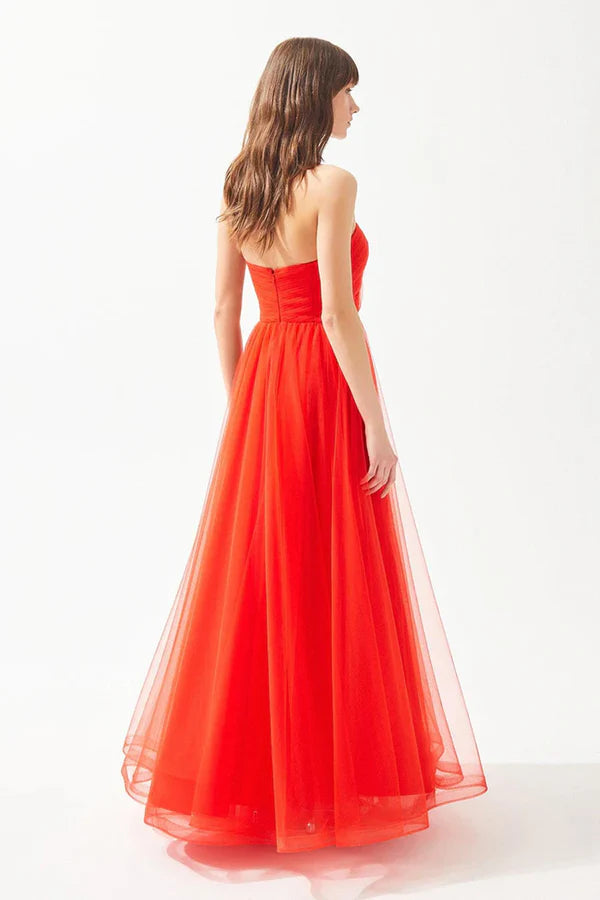 STRAPLEZ DRAPELİ UZUN TÜL ELBİSE